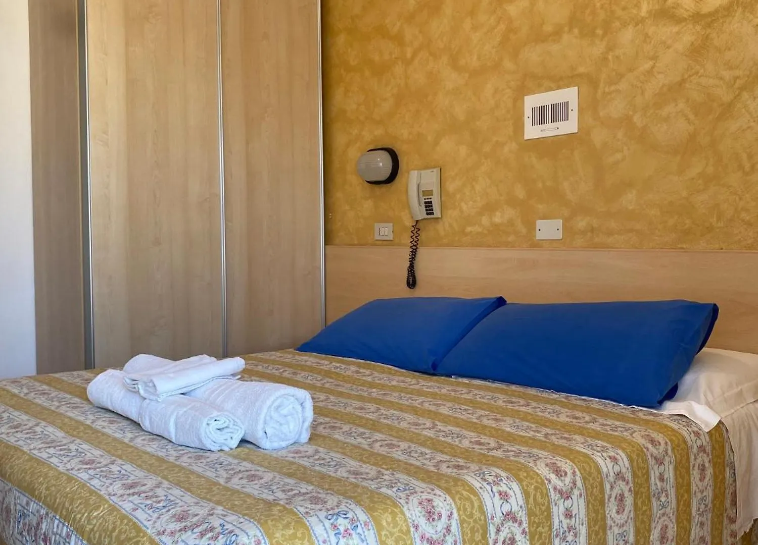 Hotel Loretta リミニ