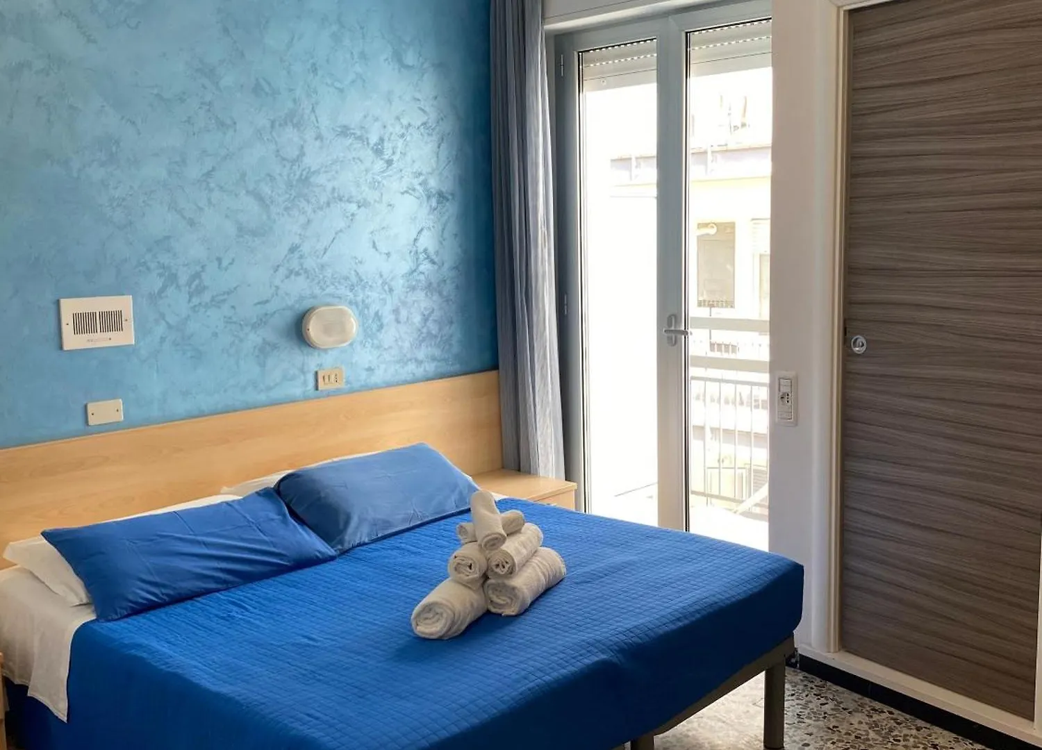Hotel Loretta Rimini 3*,  Italia